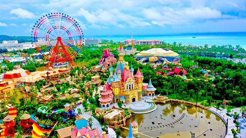 Khu vui chơi giải trí Vinwonder cũng sẽ có mặt tại dự án với hàng trăm loại động thực vật quý hiếm, những trò chơi mạo hiểm thú vị